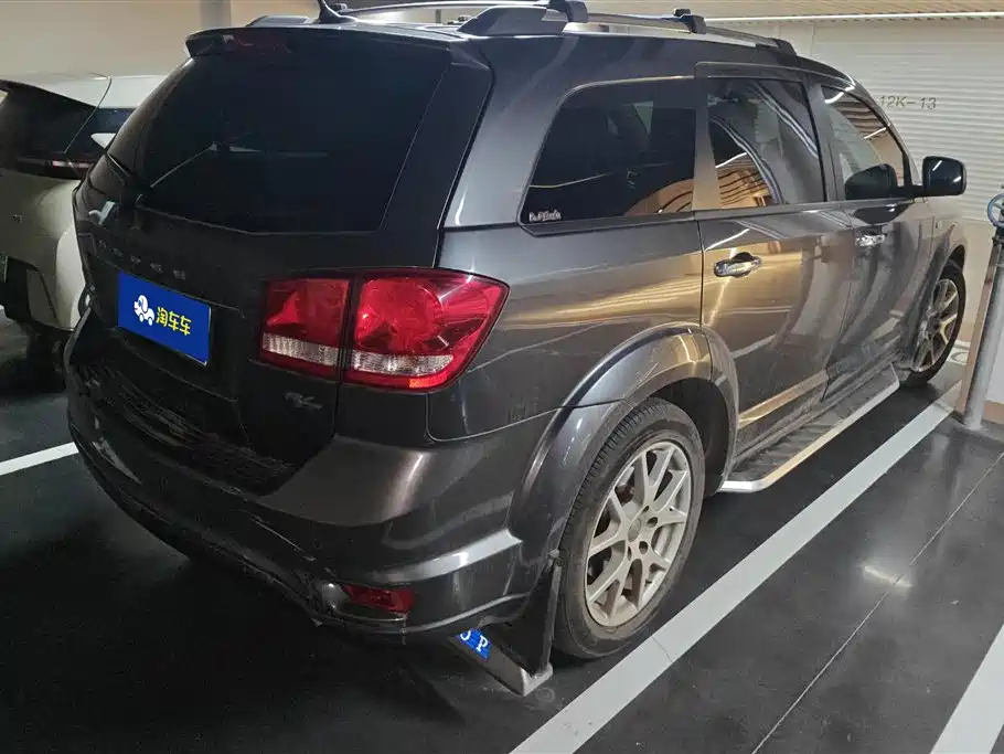 Journey 2.4 L 2 WD Premium Style