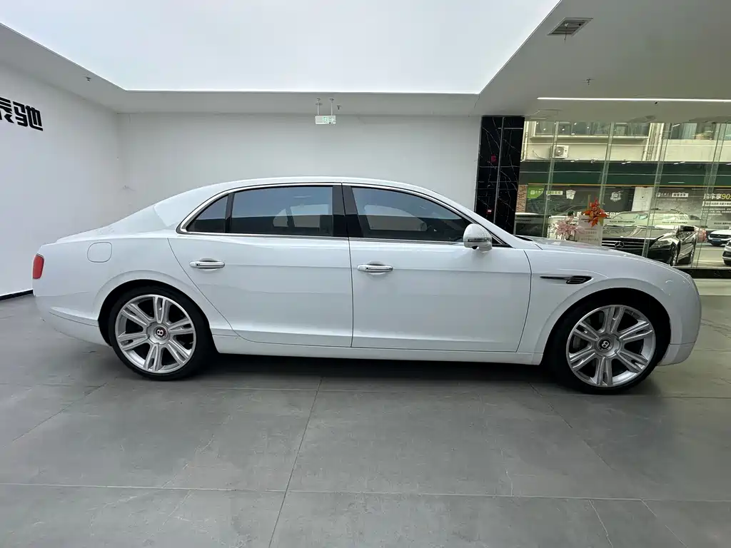 Flying Spur 4.0 T V8 Distinguished