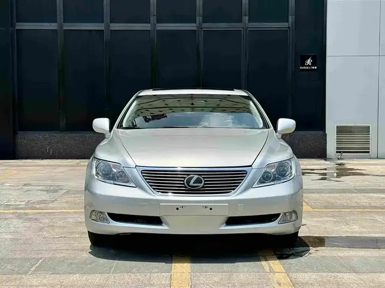 Lexus LS 460 L Distinguished