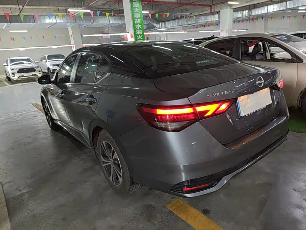 Sylphy 1.6 L CVT Joy
