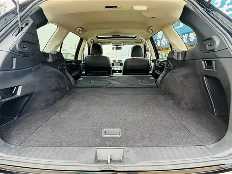Outback 2.5 i Luxury Navigation