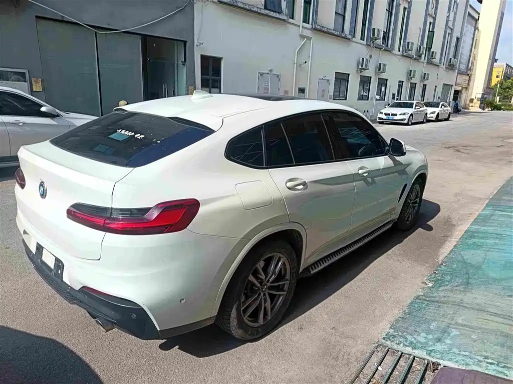 BMW X4 xDrive25 i M Sport Package