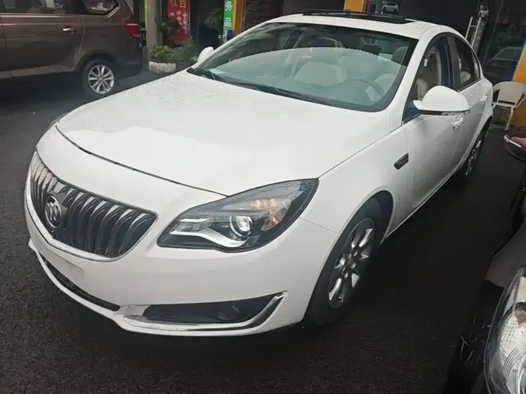 Buick Regal 2.0 L Leading Fashion