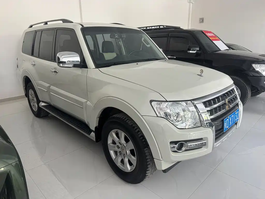 Pajero (Import) 3.0 L Auto Standard