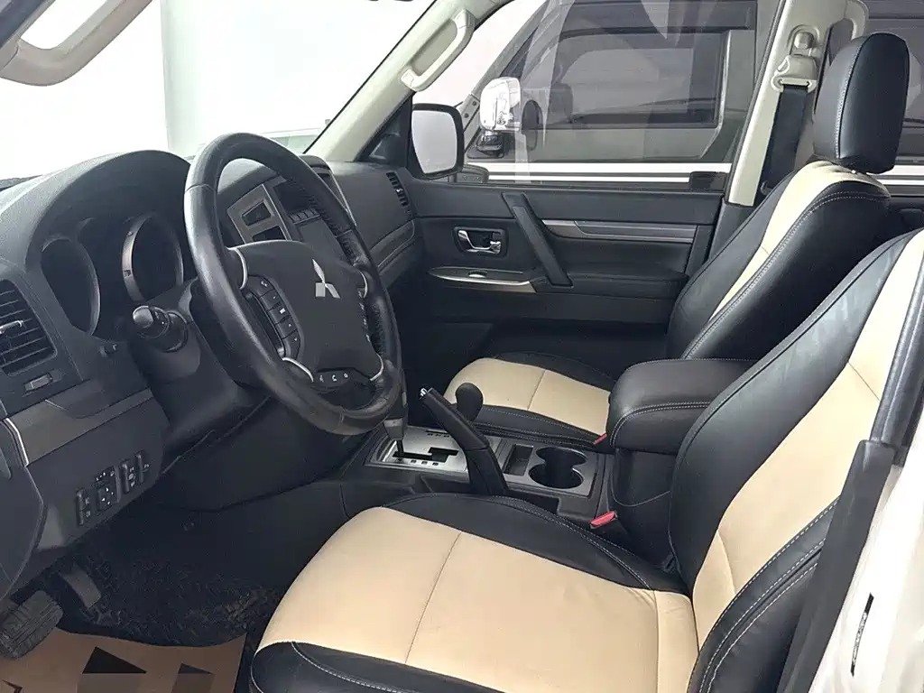 Pajero (Import) 3.0 L Auto Standard
