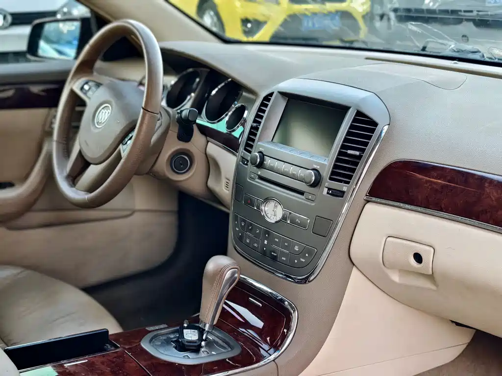 Park Avenue 2.8 Luxury