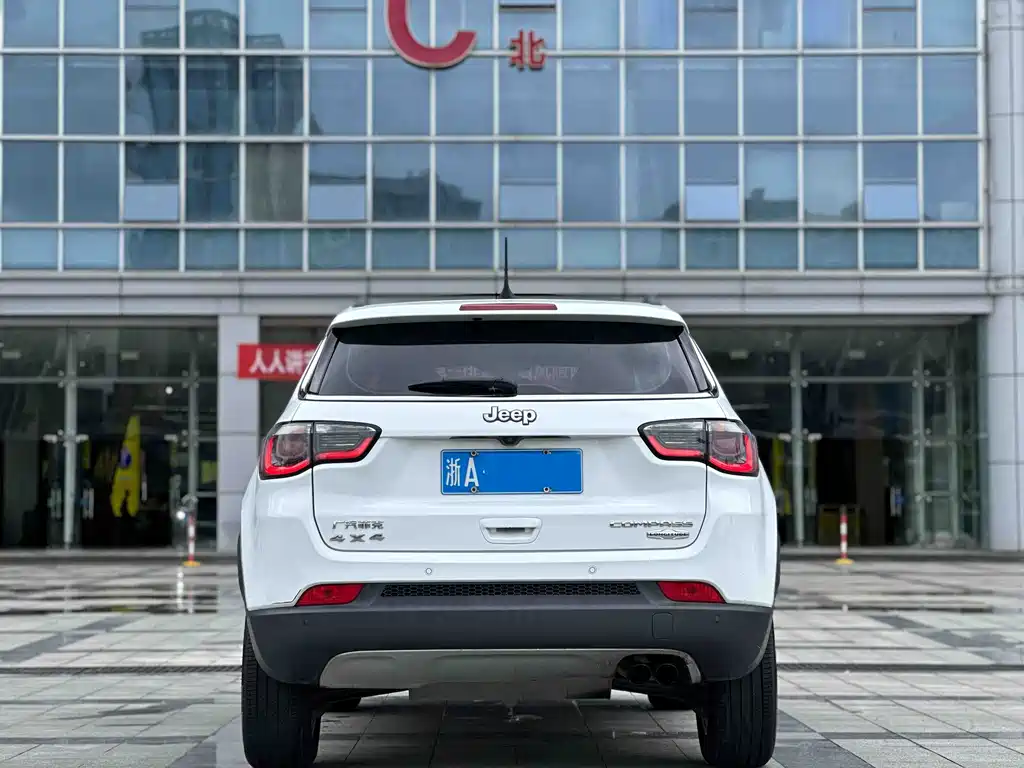 Compass 200 T Auto Home Enjoyment