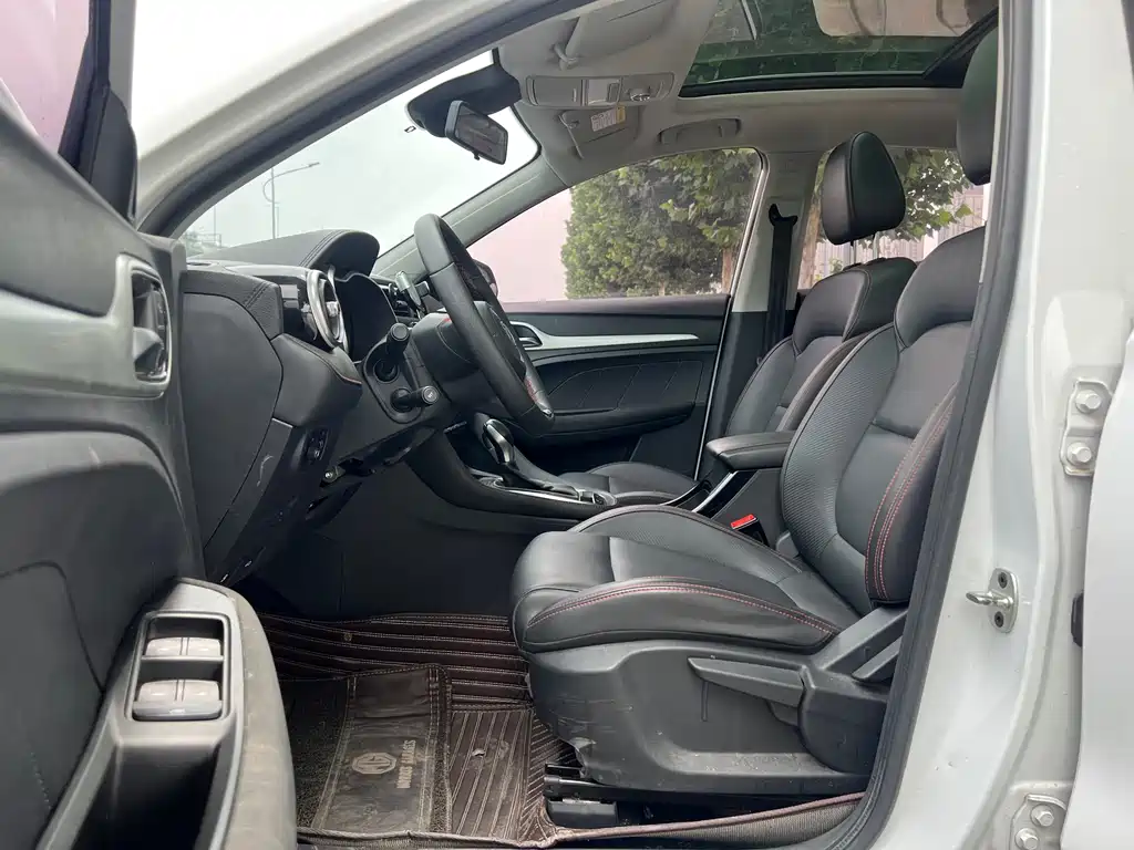 MG ZS 180 DVVT Auto Lite