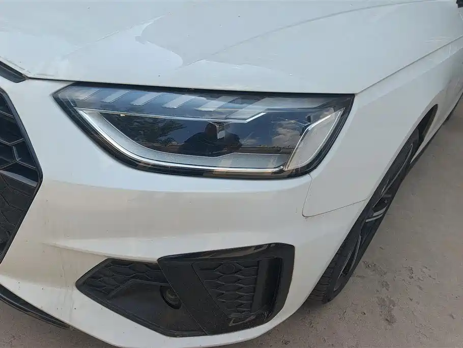 Audi A4 L 40 TFSI Luxury Dynamic