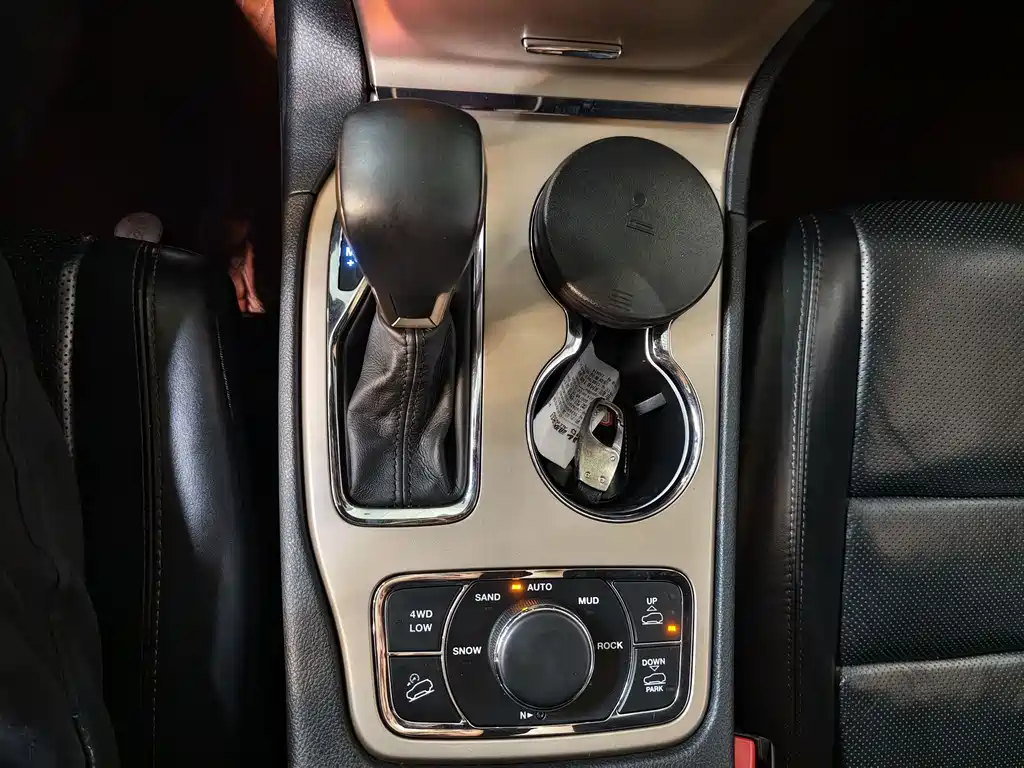 Grand Cherokee (Import) 大切诺基进口 2016款 3.0 TD 柴油 75周年致敬版