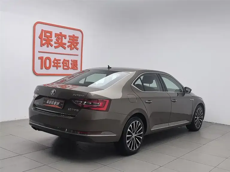 Skoda Superb TSI330 DSG Smart Travel