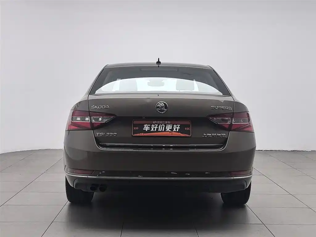 Superb TSI330 DSG Smart Travel