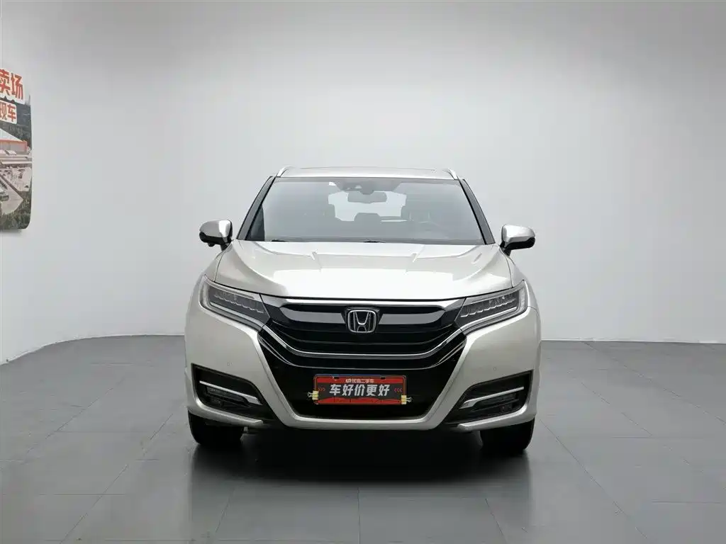Honda UR-V 370 TURBO 4 WD Honor Shine CN-V