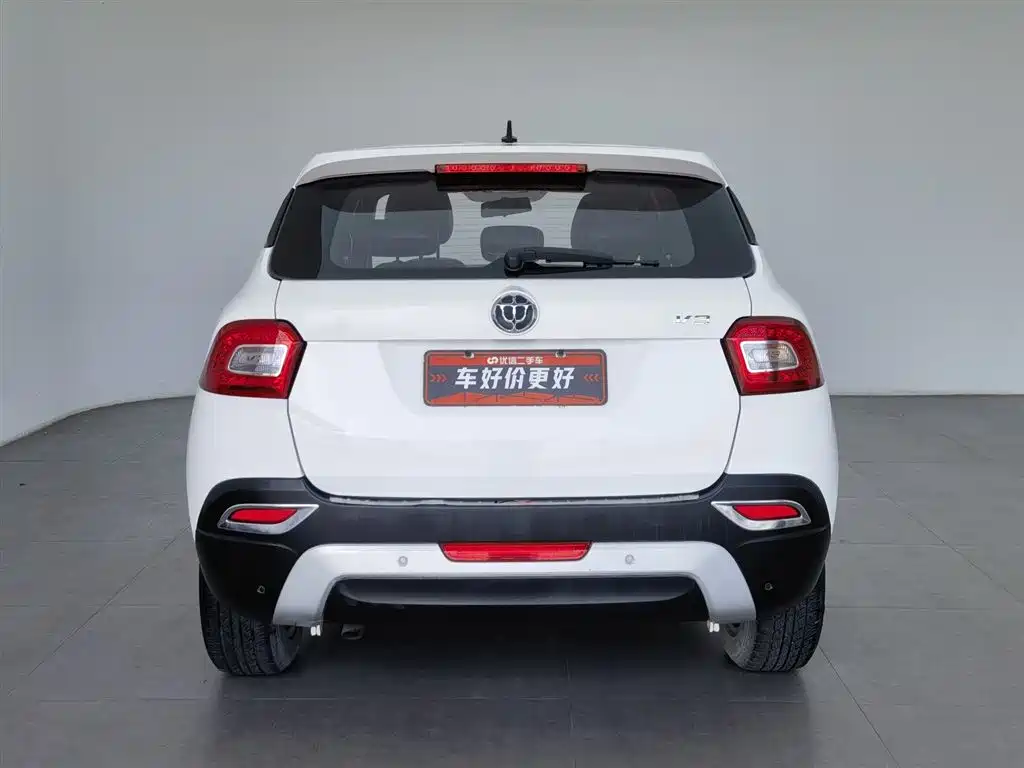 Brilliance V3 中华V3 2015款 1.5 L 自动精英型