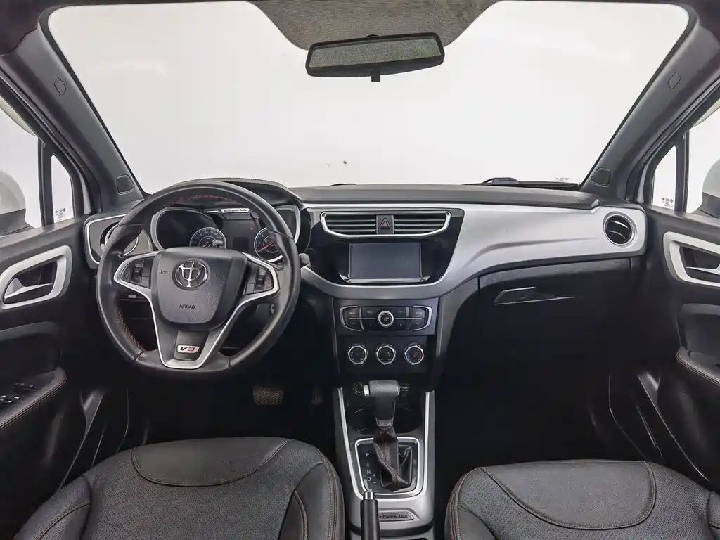 Brilliance V3 中华V3 2015款 1.5 L 自动精英型