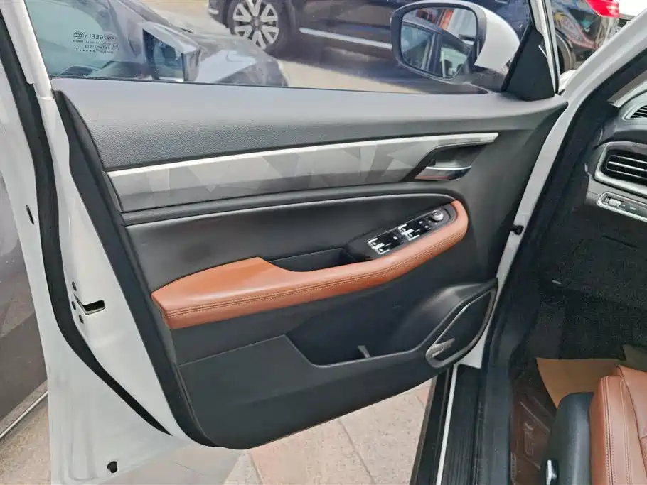 Vision X6 PRO 1.4 T Auto Distinguished