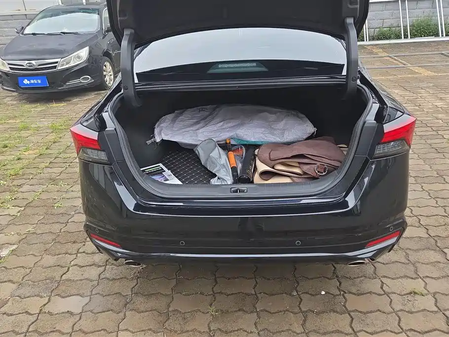 Teana 2.0 L XL-TLS Joy