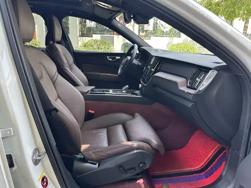 Volvo XC60 B5 4 WD Smart Vision Luxury