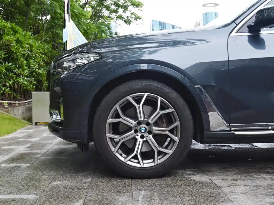 BMW X7 xDrive40 i Leading Luxury Package