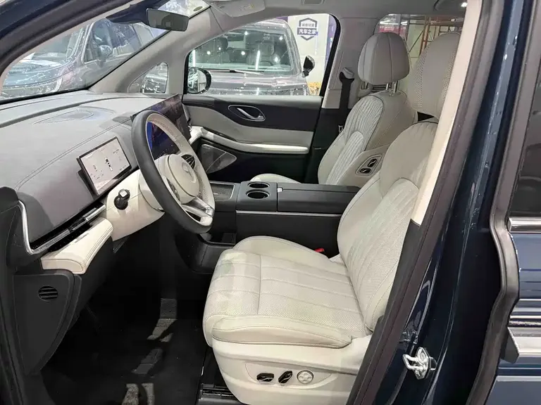 Voyah Dreamer PHEV 4 WD Flagship Kunpeng