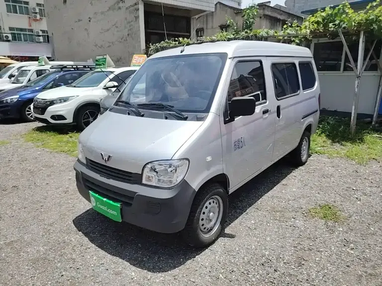 Wuling Zhiguang 1.5 L Utility 5 7-seat