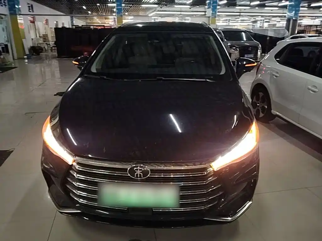 Song MAX NEV DM-i 105 KM Flagship