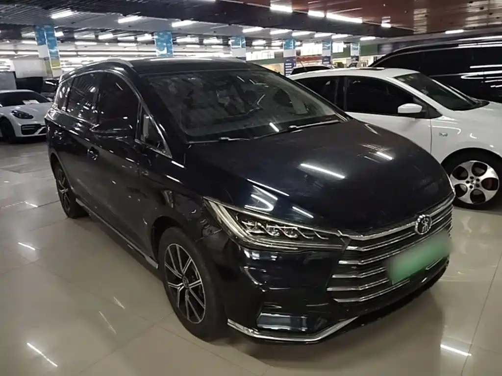 Song MAX NEV DM-i 105 KM Flagship