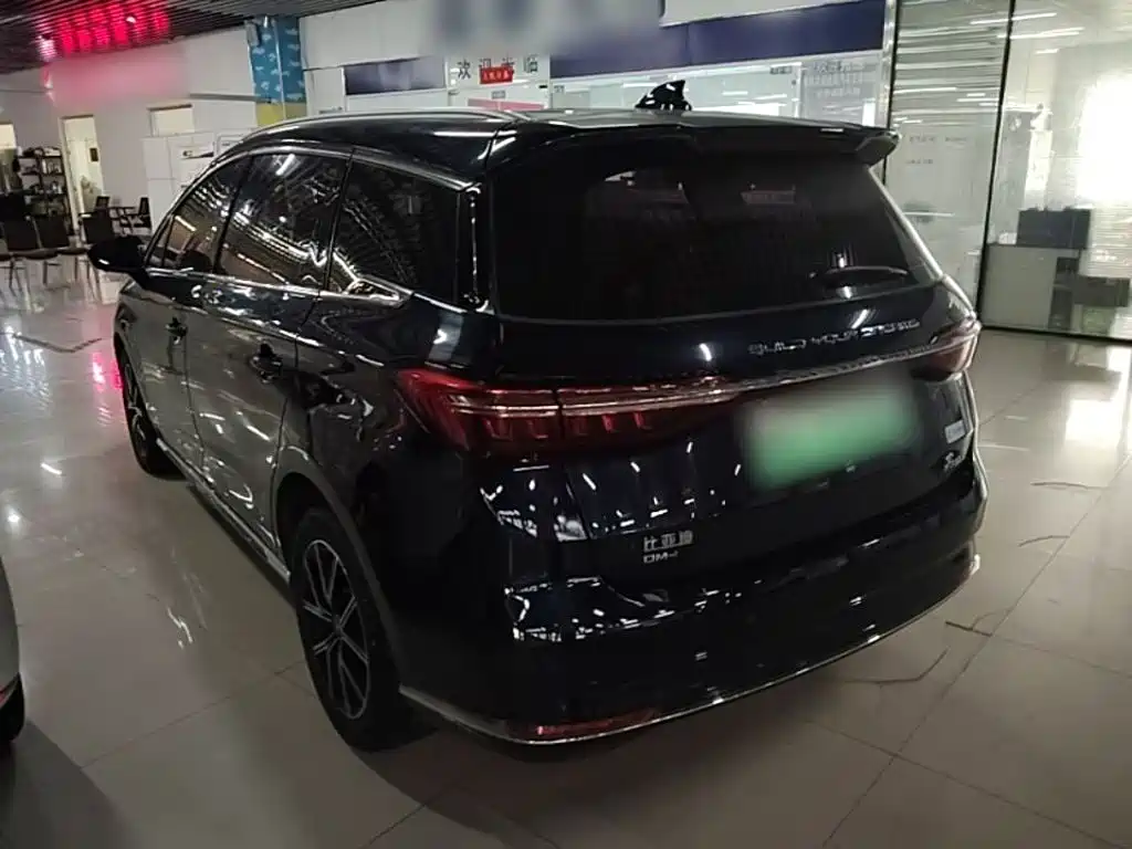 Song MAX NEV DM-i 105 KM Flagship