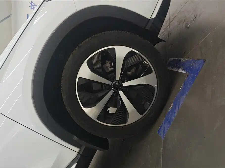 Song PLUS NEV DM-i 100 KM 4 WD Flagship PLUS