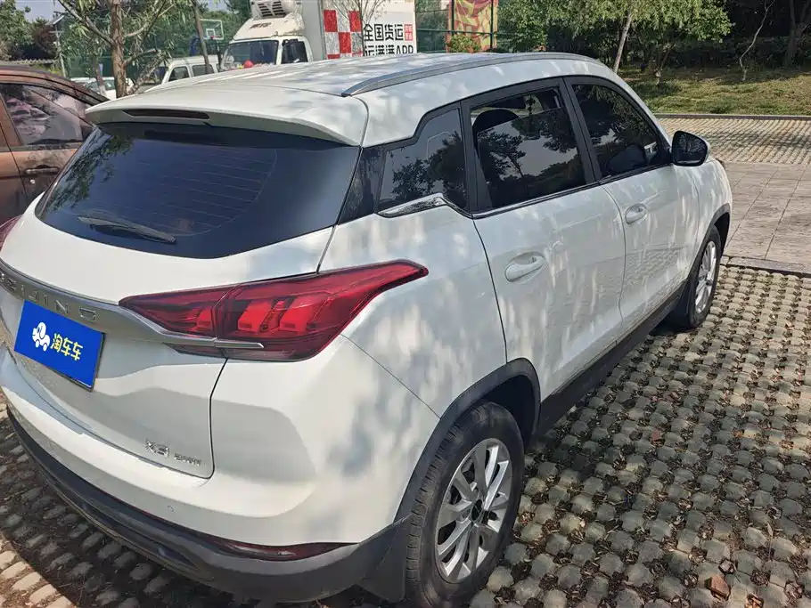 BAIC X3 1.5 T CVT Glory