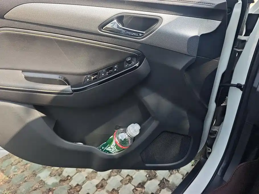 BAIC X3 1.5 T CVT Glory