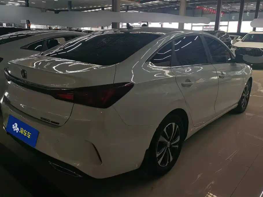 Eado PLUS 1.6 L GDI CVT Luxury