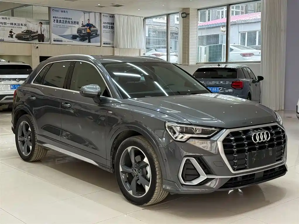 Audi Q3 35 TFSI Fashion Dynamic (1.4 T)
