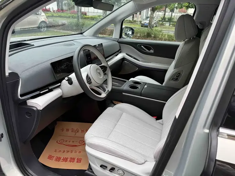 Voyah Dreamer PHEV 4 WD Flagship Qiankun