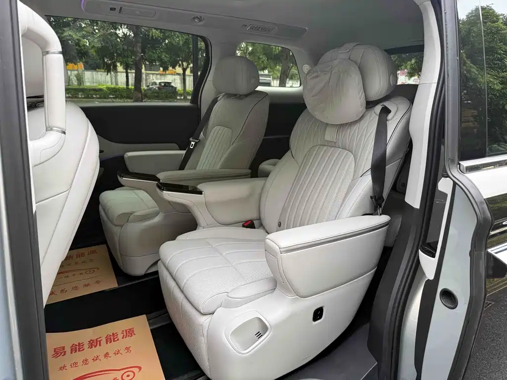 Voyah Dreamer PHEV 4 WD Flagship Qiankun