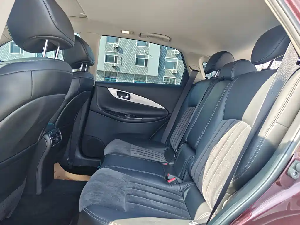 Infiniti QX50 2.5 L Comfort