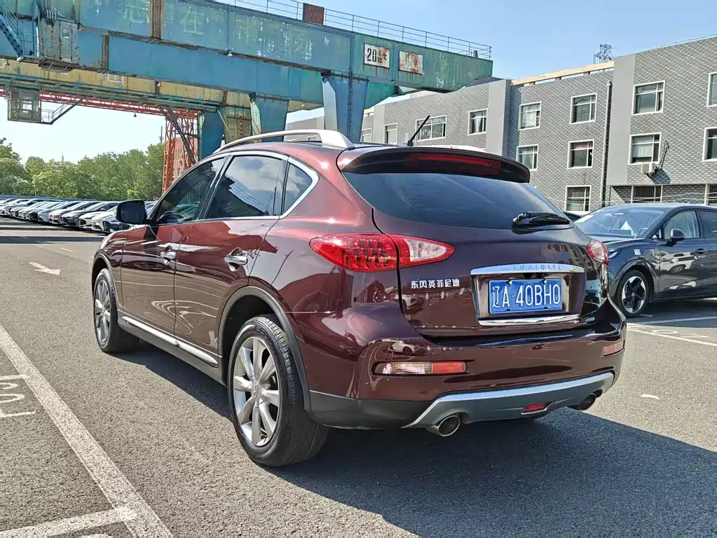 Infiniti QX50 2.5 L Comfort
