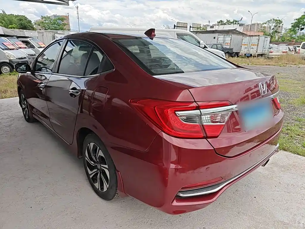 Crider 1.8 L CVT Comfort