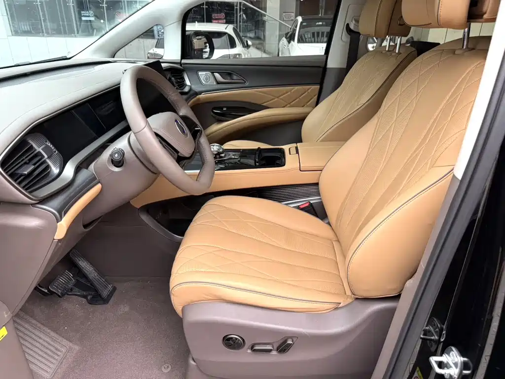 Denza D9 DM-i 970 4 WD Flagship