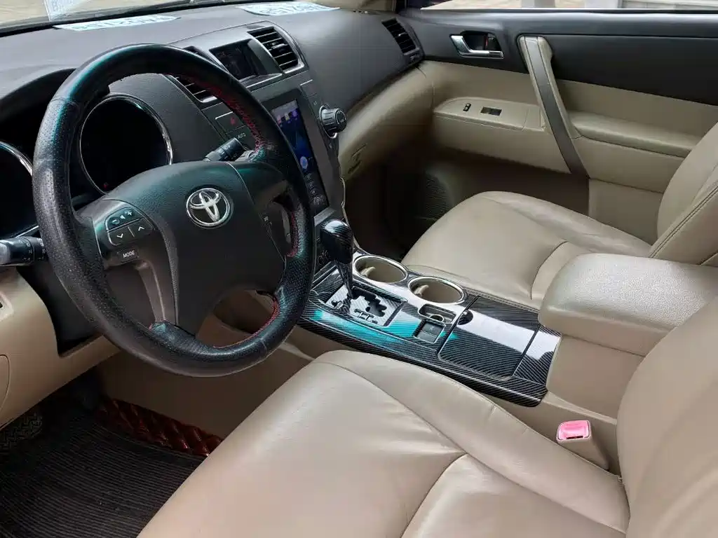 Highlander 2.7 L 2 WD 7-seat Elite
