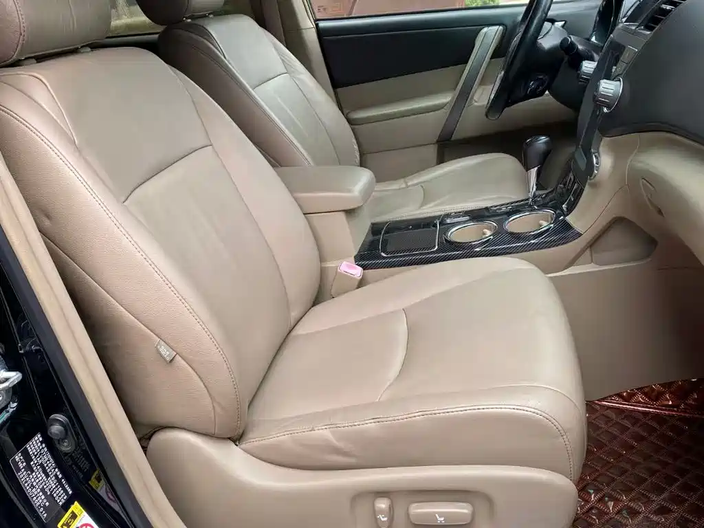 Highlander 2.7 L 2 WD 7-seat Elite