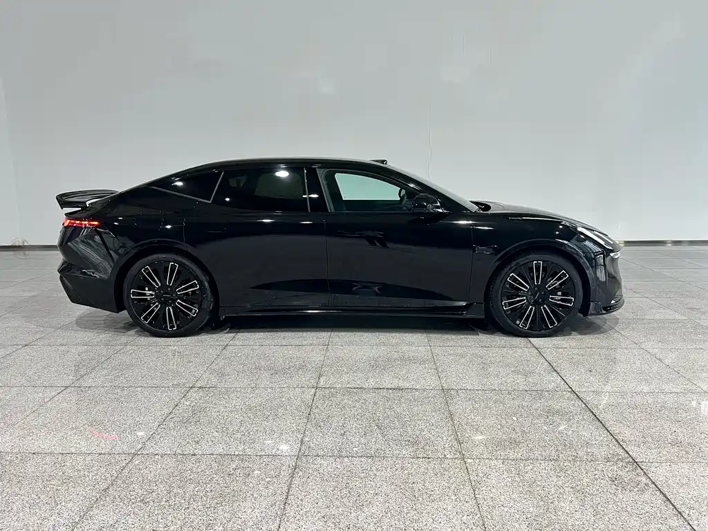 Lynk & Co 10 EM-P 领克10 2025款 240四驱Ultra