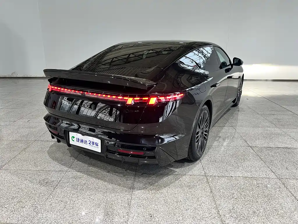 Lynk & Co 10 EM-P 领克10 2025款 240四驱Ultra