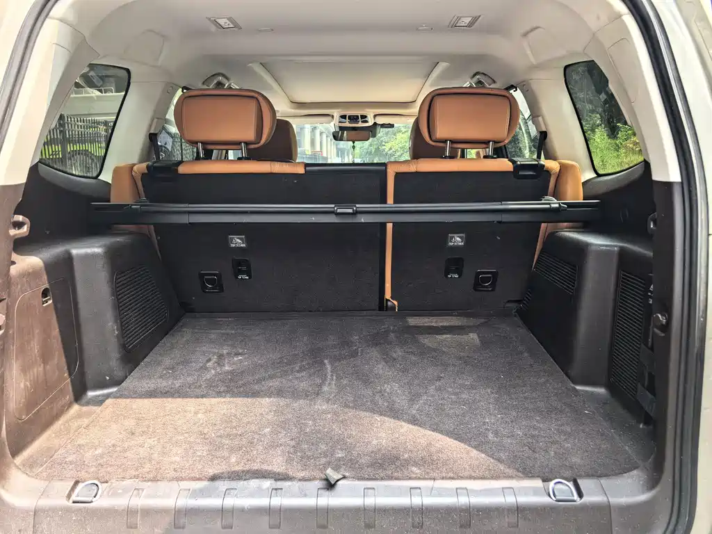 Tank 500 3.0 T Business Realm 5-seat
