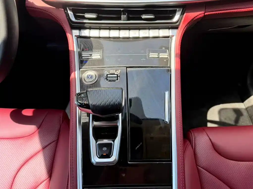 Changan CS85 Coupe 1.5 T DCT Luxury