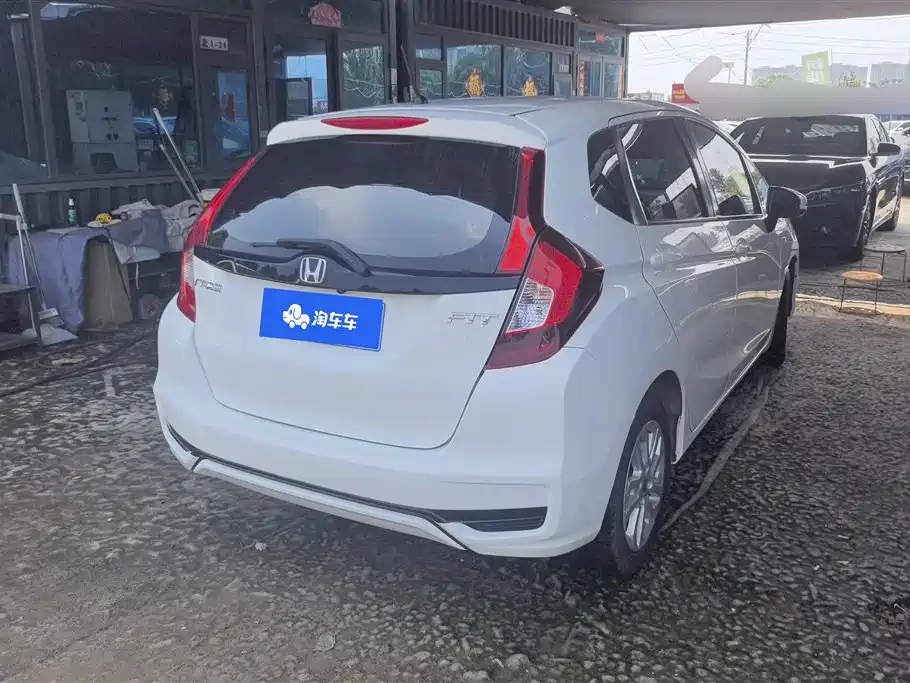 Fit 1.5 L CVT Comfort Sunroof