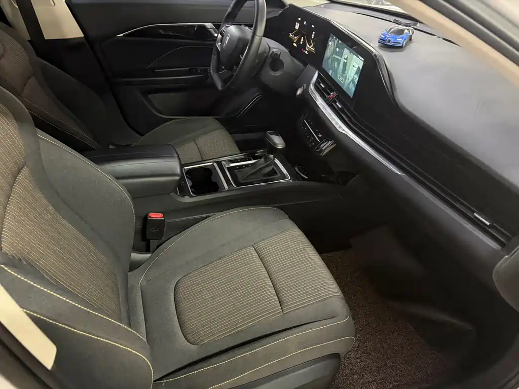 Besturn B70 1.5 T Auto Joy