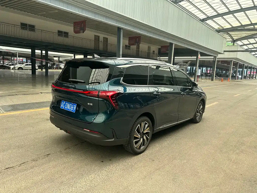 Fengxing Yacht 1.5 T DCT Wave Chaser