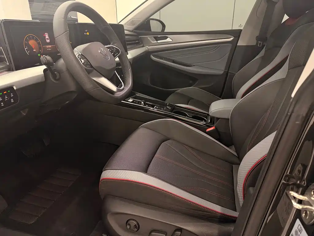Lamando Lamando L 280 TSI DSG Spicy Cool