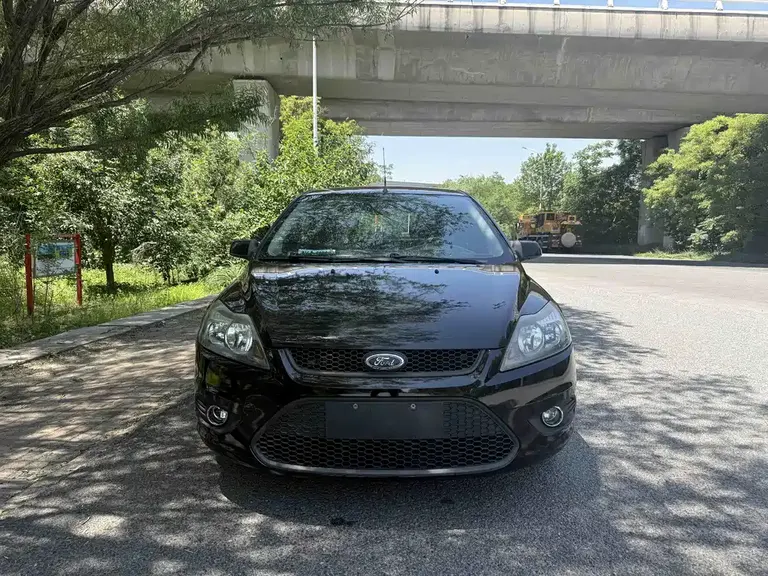 Ford Focus Hatchback Classic 1.8 L Auto Basic